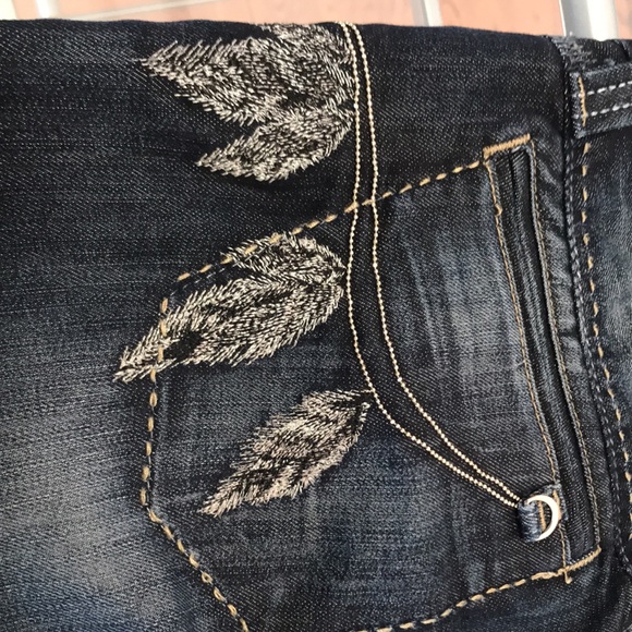 Guess premium denim with details - Picture 13 of 16
